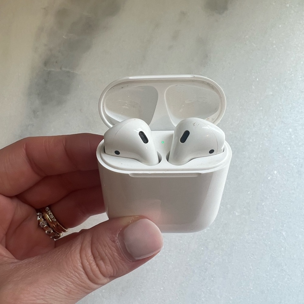 AirPods